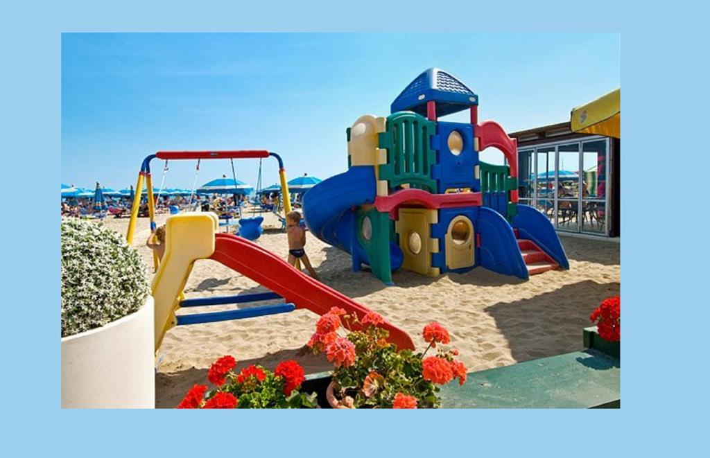Hotel Arno Misano Adriatico Kültér fotó