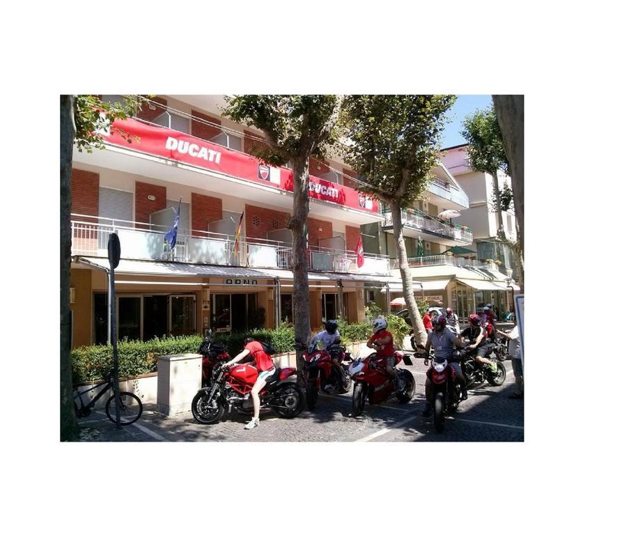 Hotel Arno Misano Adriatico Kültér fotó
