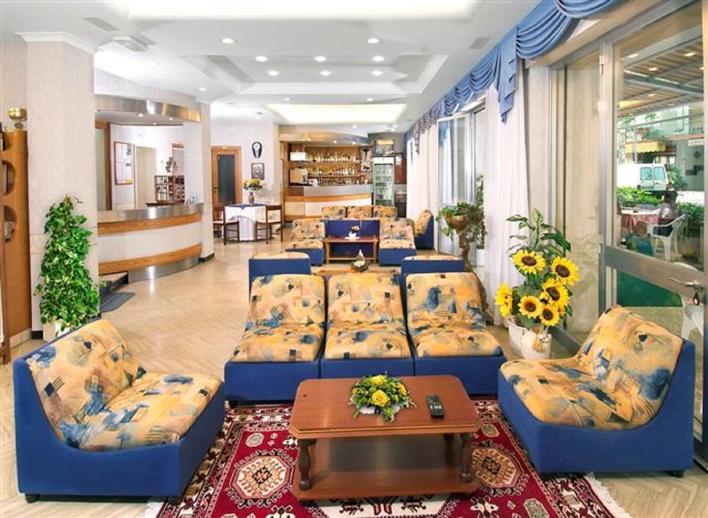 Hotel Arno Misano Adriatico Kültér fotó