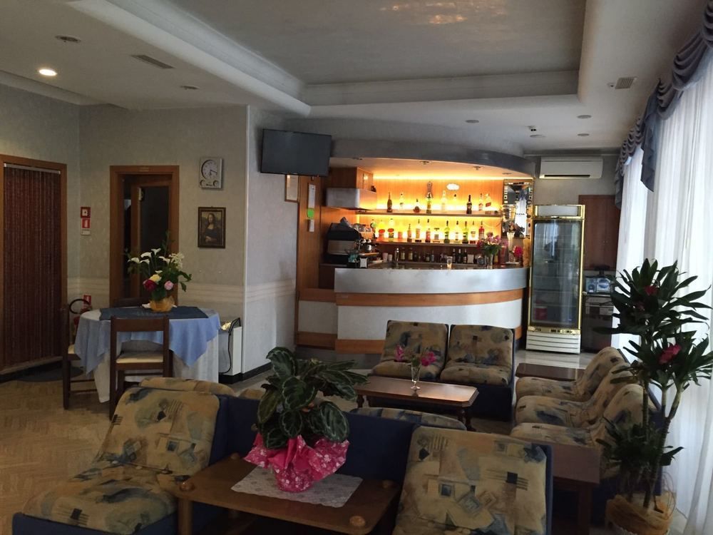 Hotel Arno Misano Adriatico Kültér fotó
