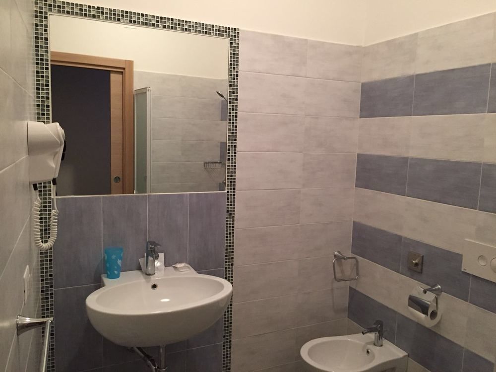 Hotel Arno Misano Adriatico Kültér fotó