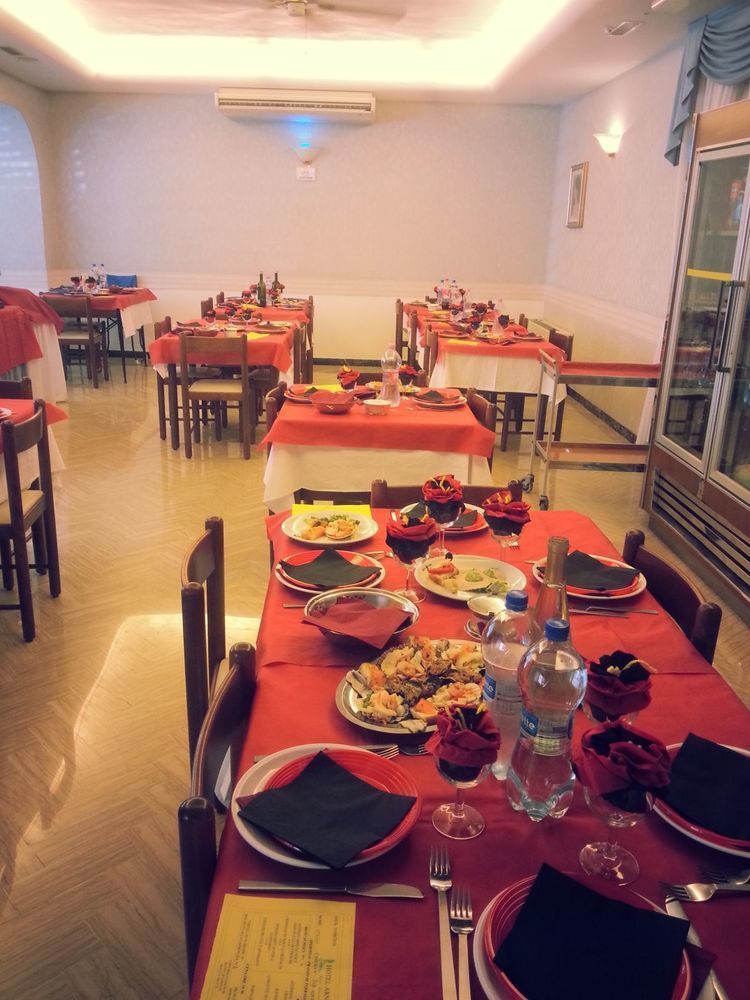 Hotel Arno Misano Adriatico Kültér fotó