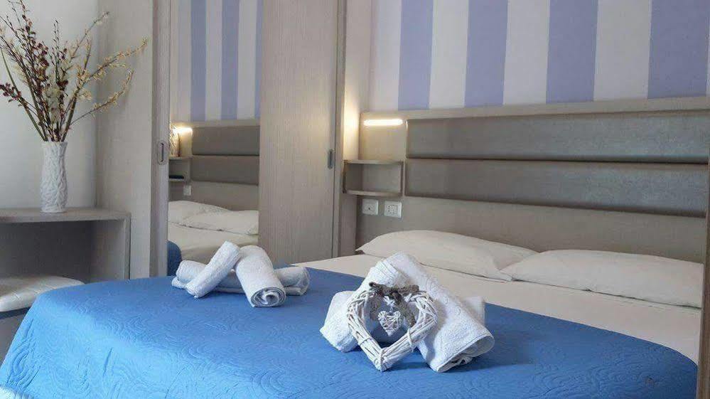 Hotel Arno Misano Adriatico Kültér fotó