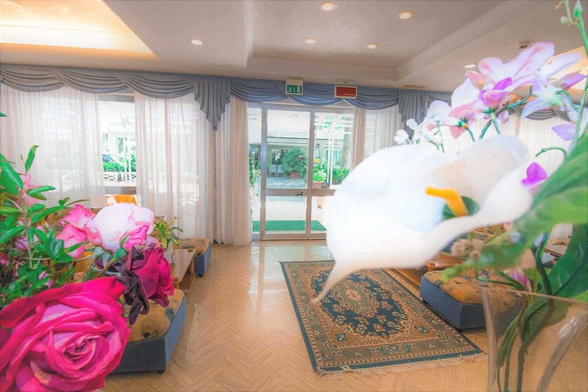 Hotel Arno Misano Adriatico Kültér fotó