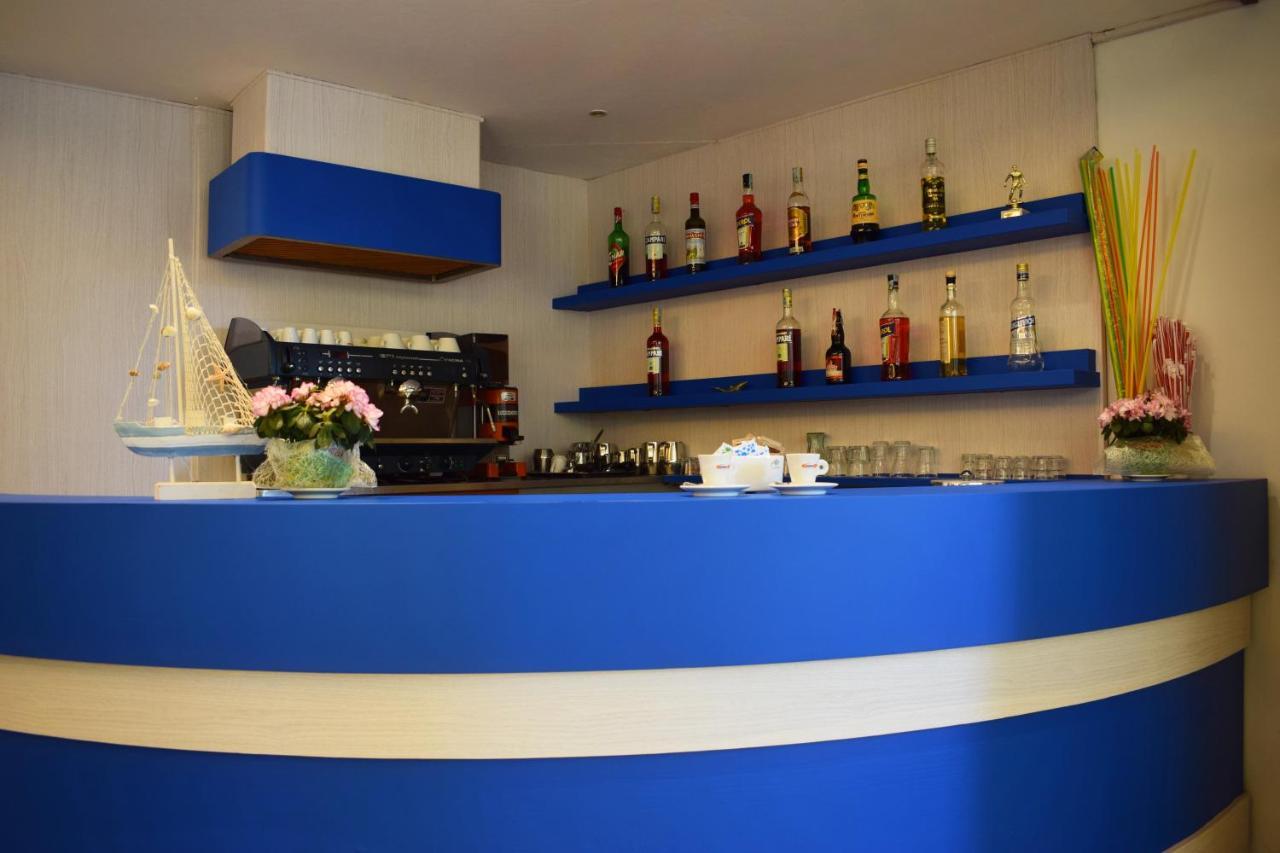 Hotel Arno Misano Adriatico Kültér fotó